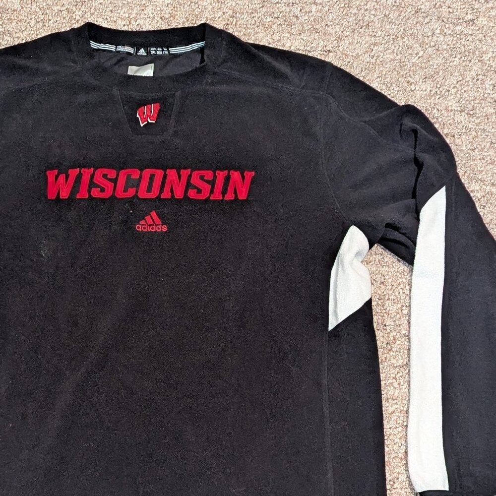 Vintage Adidas University of Wisconsin Badgers Sideline Fleece Sweatshirt